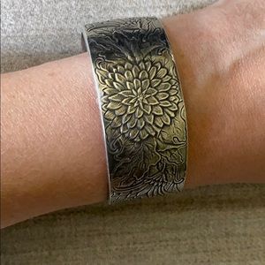 Pewter chrysanthemum floral cuff bracelet